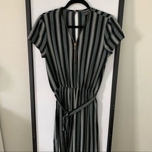 Suzy Shier Jumpsuit Size Small